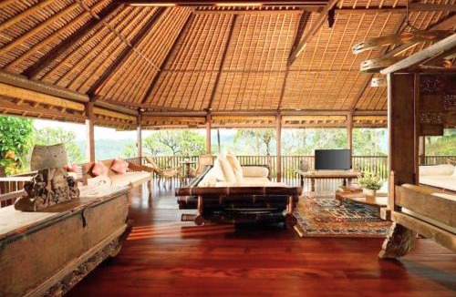 Kedewatan Villa | Natural View 3 BR Private Pool Villa