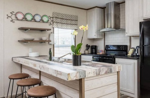 Voth House | NATURALIST BOUDOIR STARGAZER