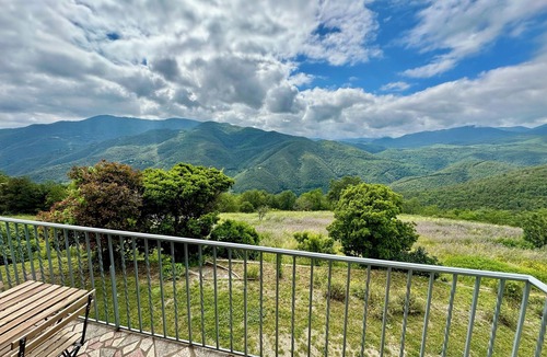 Montferrer House | nature and change of scenery