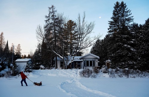 Saint-Alphonse-Rodriguez Ski Chalet | Nature & Comfort by the Water | Chalet O Hara