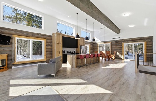 Saint-Gabriel-de-Brandon Ski Chalet | Nature, Comfort, and Getaway | Chalet AKIA