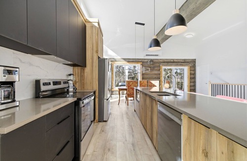 Saint-Gabriel-de-Brandon Ski Chalet | Nature, Comfort, and Getaway | Chalet AKIA