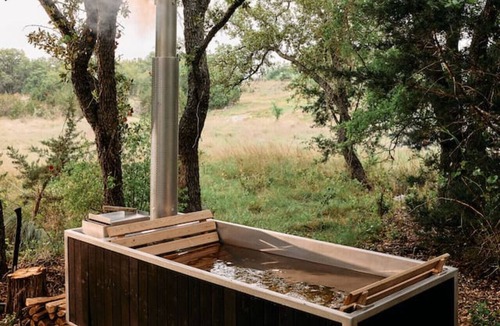 Round Mountain Cabin | Nature Cabin Wood-Burning Hot Tub