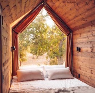 Round Mountain House | Nature Cabin Wood-Burning Hot Tub