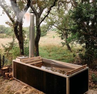 Round Mountain House | Nature Cabin Wood-Burning Hot Tub