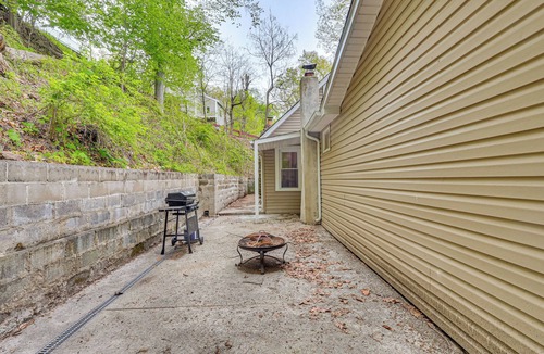Lincoln Park House | Nature & City Access! Family Home in North Jersey