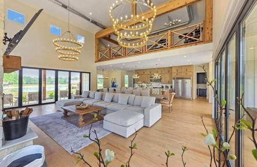 Grimes County House | Nature, Comfort, Elegance: 162 Acre Ranch-Resort