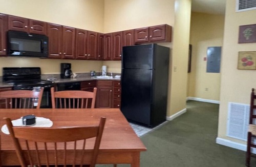 Francestown House | Nature & Comfort | Hot Tub, Trails & More