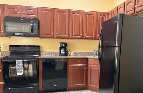 Francestown House | Nature & Comfort | Hot Tub, Trails & More