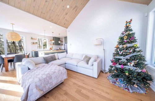 Saint-Philemon Ski Chalet | Nature & Comfort | Massif du Sud | Chalet la Meute