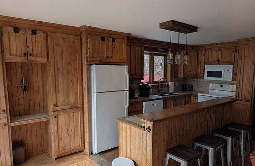 Coaticook Ski Chalet | Nature cottage on Lake Lyster - Kayak & Spa