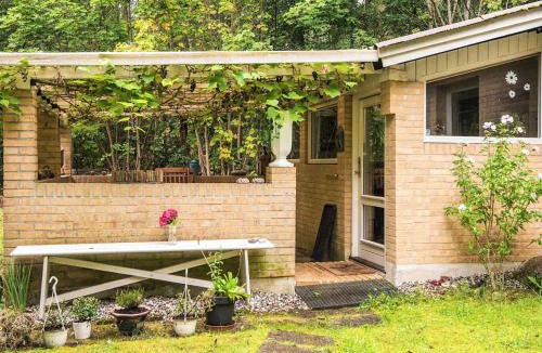 Ans House | Nature Cottage with Terrace by Gudena
