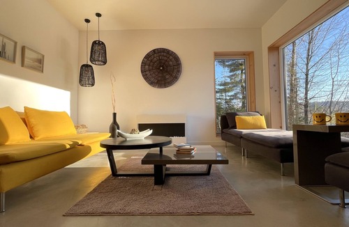 La Peche Apartment | Nature Eco Suite in Wakefield Quebec.