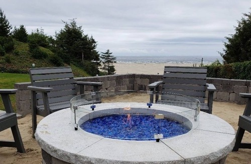 Newport House | Nature Escape! 2 Comfy Units, Pool, Parking