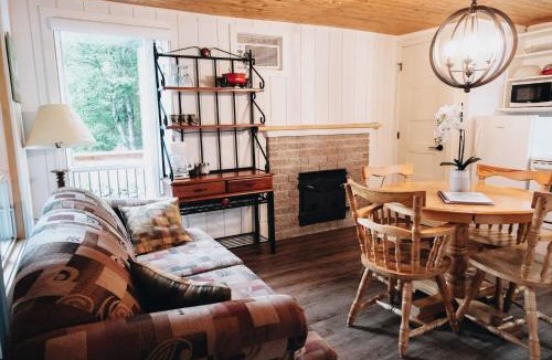 Frampton Ski Chalet | Nature Escape and Miller Zoo - Buddy Shack