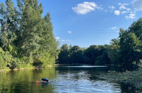 Varen House | Nature Escape Charming Riverside House