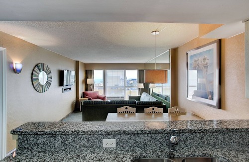 Northeast Virginia Beach Resort | Nature Escape! Modish Unit, Beachfront, Pool