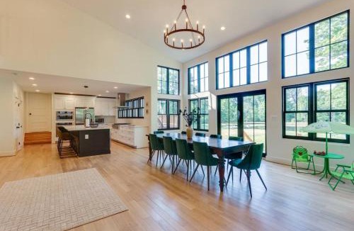 Bluemont House | Nature Escape - Pond, Dock, Fire Pit, Trails