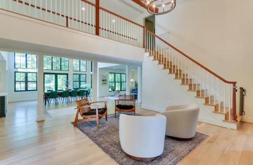 Bluemont House | Nature Escape - Pond, Dock, Fire Pit, Trails