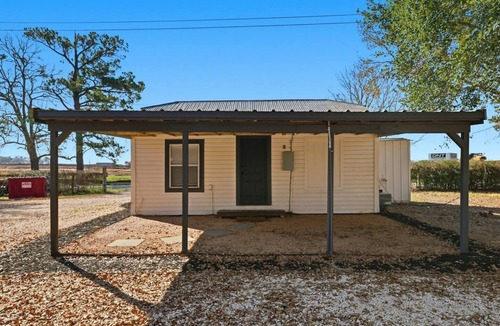 Waller Apartment | Nature Escape Studio Apt on 22 Acres!