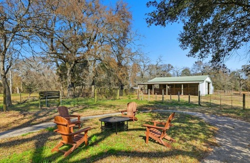 Waller Apartment | Nature Escape Studio Apt on 22 Acres!