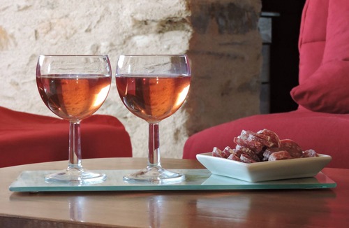 Martrin Cottage | Nature et Convivialité : Large gîte for up to 15 people in the Tarn.