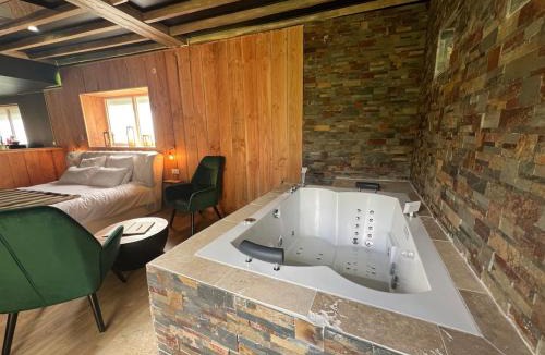 Faverolles House | Nature et Jacuzzi privatif
