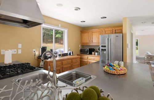 Monroe House | Nature Getaway: Charming Villa Near Trails and Parks