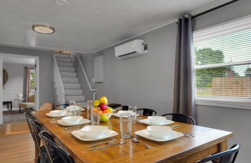 Mount Aetna House | Nature Haven Pond,Pool and Hot Tub