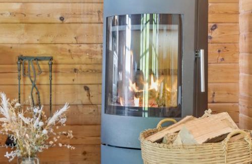 Ronbjerg House | Nature Holiday In Peaceful Log Cabin By Water