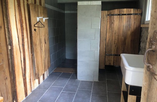 Nozieres Cabin | Nature hut under the chestnut trees