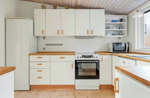 Stege House | Nature-immersed cottage by Camønoen on Møn