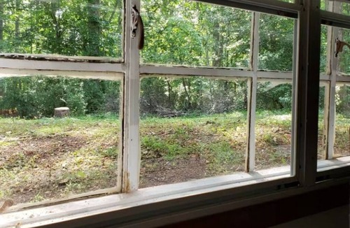 Lynchburg House | Nature in the City - play, work, study in seclusion! One Bedroom Queen and Sofa