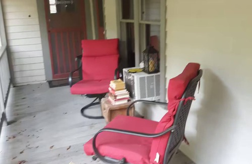 Eureka Springs Historic District Cottage | Nature Lovers Cottage