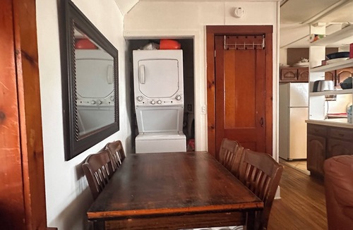 Whitehouse Station House | Nature Lovers Cottage