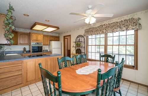 Bonne Terre House | NATURE Lover’s Dream HOME with HIKING Trails