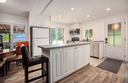 Rideau Lakes Ski Chalet | Nature Lovers - Waterfront - Lower Rideau Lake - Pet-Friendly!