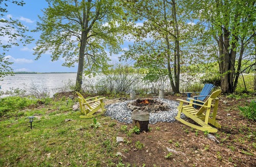 Rideau Lakes Ski Chalet | Nature Lovers - Waterfront - Lower Rideau Lake - Pet-Friendly!