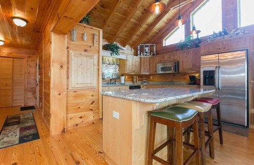 Black Mountain Cabin | Nature Meets Comfort: Cabin with Fast WiFi, Hot Tub, Games, and Nature Trails!