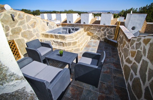Cap de Salou Ski Chalet | NATURE PLUS - Barbecue - Jacuzzi - Pool