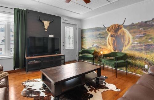 Saint-Felix-d'Otis Ski Chalet | Nature Pool Table & Water Access - Le Highland