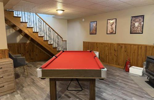 Saint-Felix-d'Otis Ski Chalet | Nature Pool Table & Water Access - Le Highland