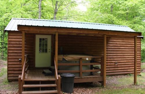 Hallsville Cabin | Nature Retreat