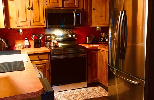 Otis Ski Chalet | Nature retreat by Brook