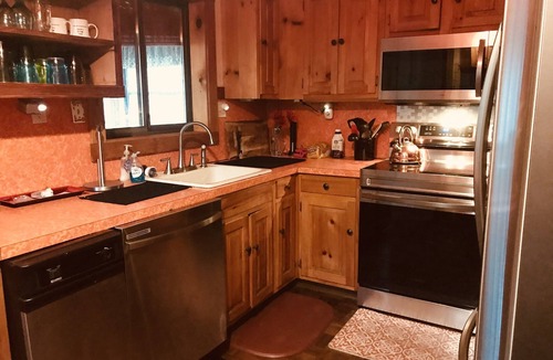 Otis Ski Chalet | Nature retreat by Brook