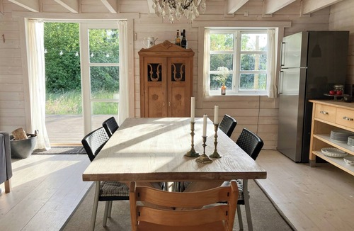 Sandvig House | Nature-rich summer house with wild garden