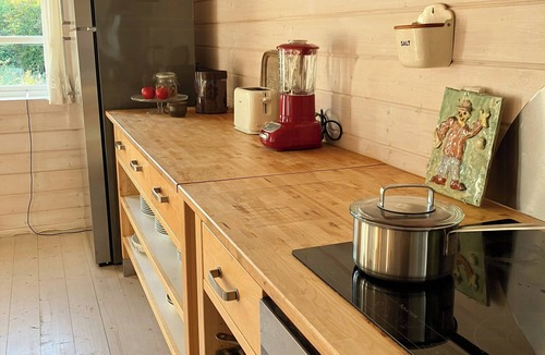 Sandvig House | Nature-rich summer house with wild garden