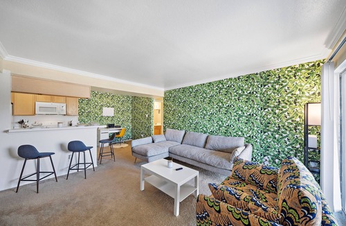 Astrodome Apartment | Nature's Bliss|7min from Medcenter & Downtown