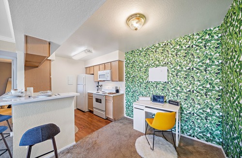 Astrodome Apartment | Nature's Bliss|7min from Medcenter & Downtown