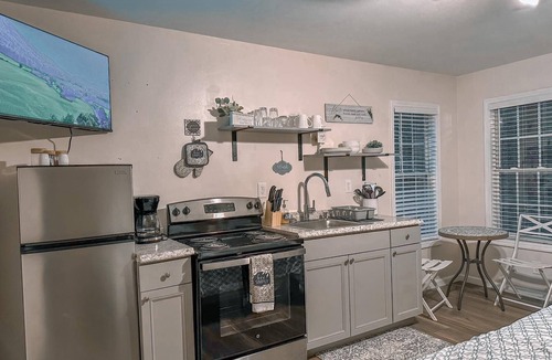 Cave Spring Cabin | Nature's Cedar Creek Getawayn